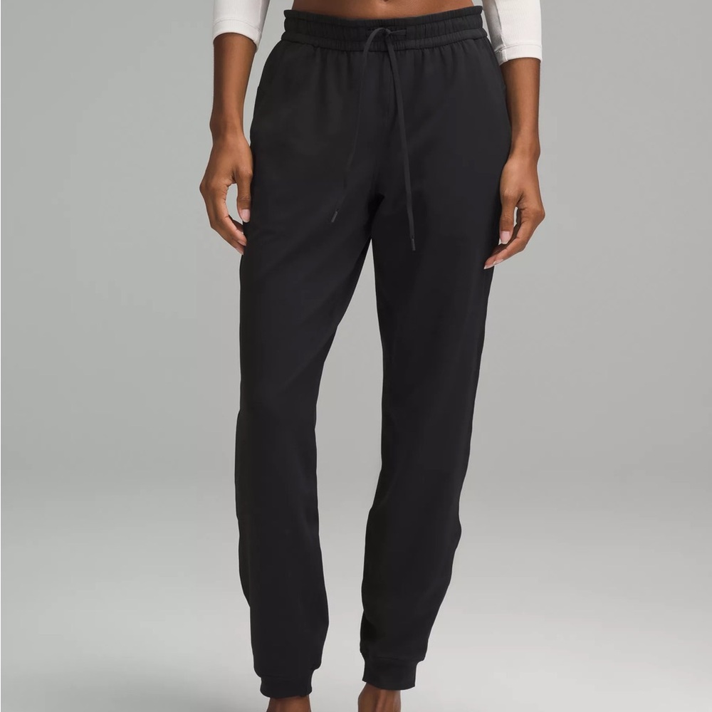 Women’s lululemon joggers